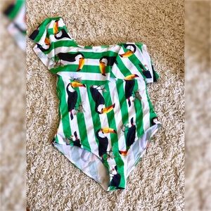 One Shoulder One Piece Swimsuit 🦜